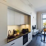 Wyjatkowy Z Widokiem Na Palac Kultury By Renters Varšava