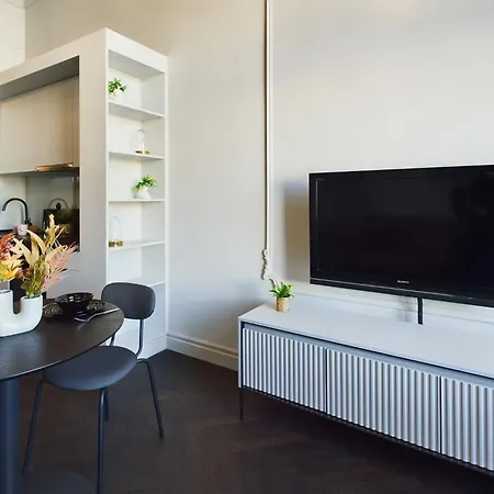 Wyjatkowy Z Widokiem Na Palac Kultury By Renters Βαρσοβία