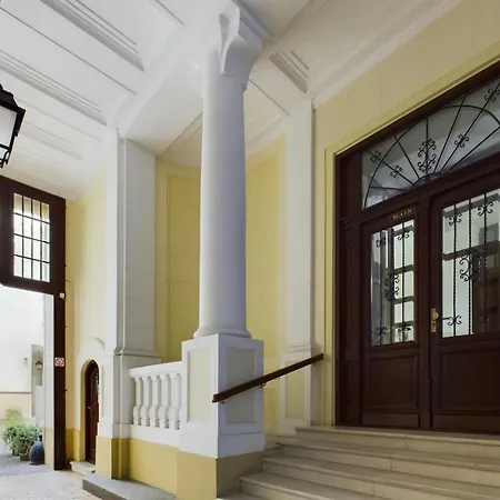 Wyjatkowy Z Widokiem Na Palac Kultury By Renters